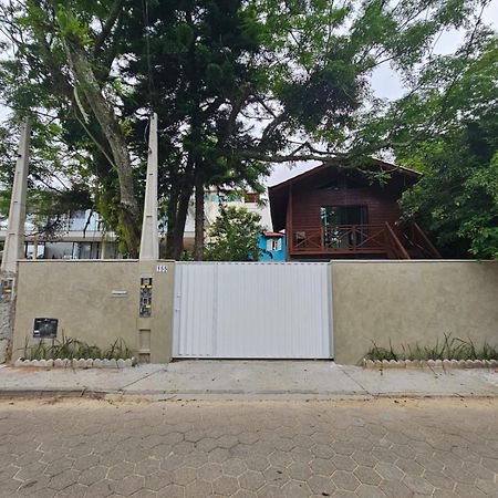 Casa Tranquila 500 Metros Da Praia Do Campeche フロリアノポリス エクステリア 写真